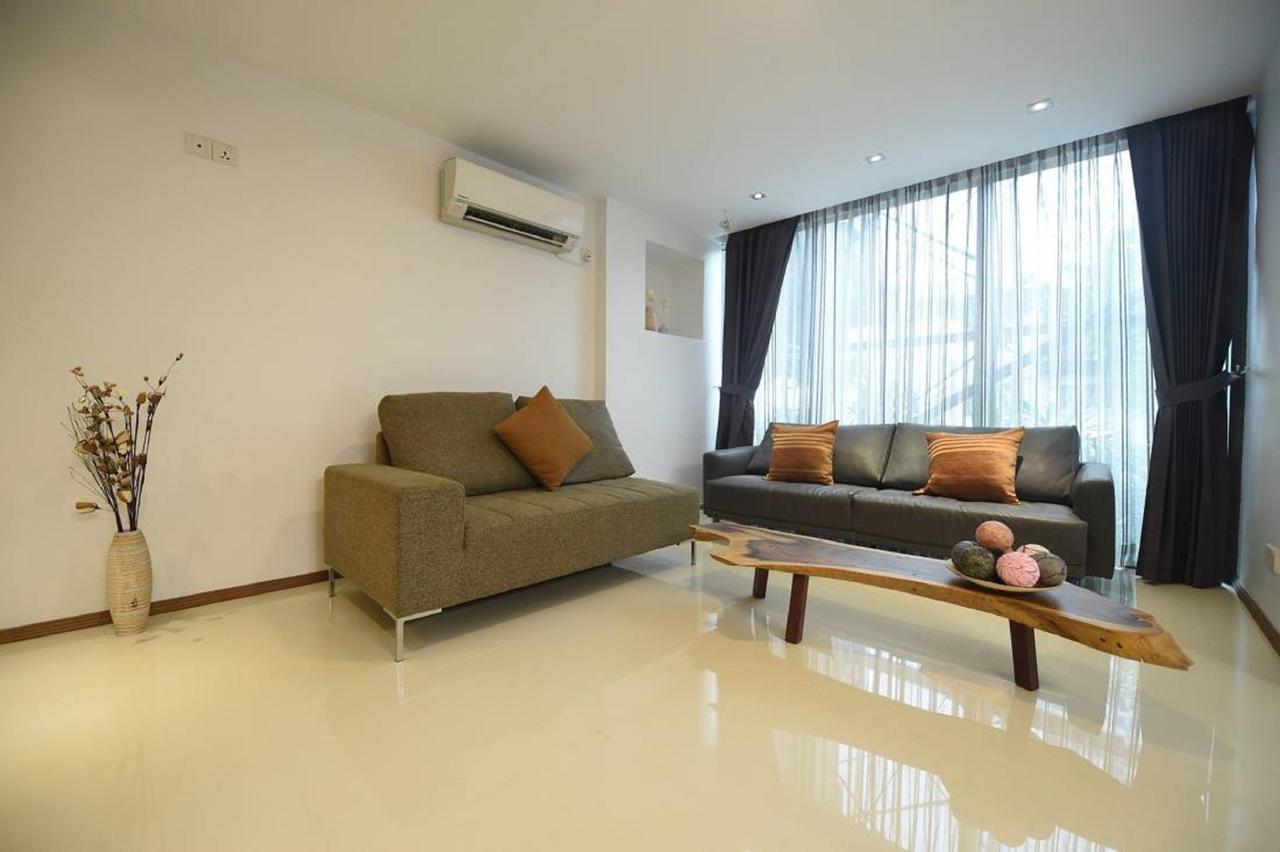 The Varsity House Inn & Serviced Apartments Yangon Exterior photo